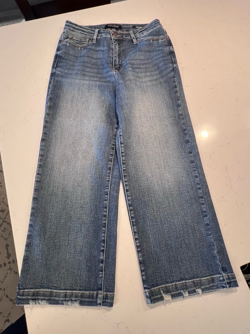 Judy Blue Medium Blue Wide Leg Cropped Jeans with Raw Hem size 7/28